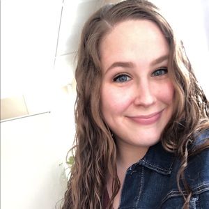 Meet your Posher, Mia